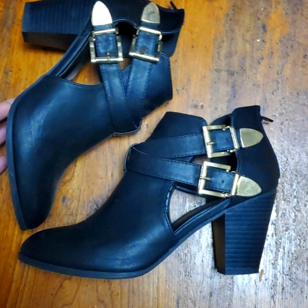 BAMBOO ANKLE BOOTIES
